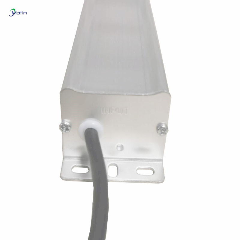 Source d \'alimentation électrique à diodes électroluminescentes à courant continu